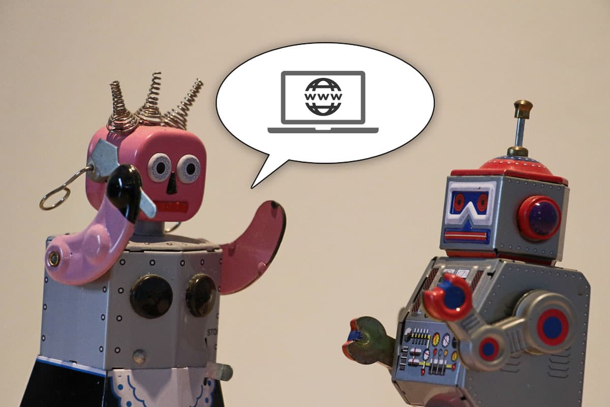 Deux jouets robots vintage qui parlent Web